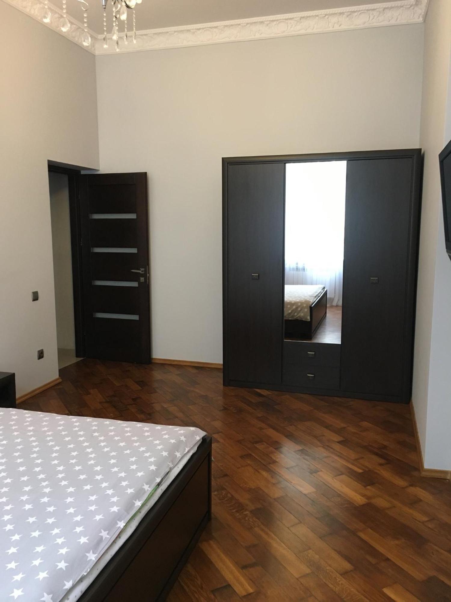 Apartment On Centre リヴィウ エクステリア 写真