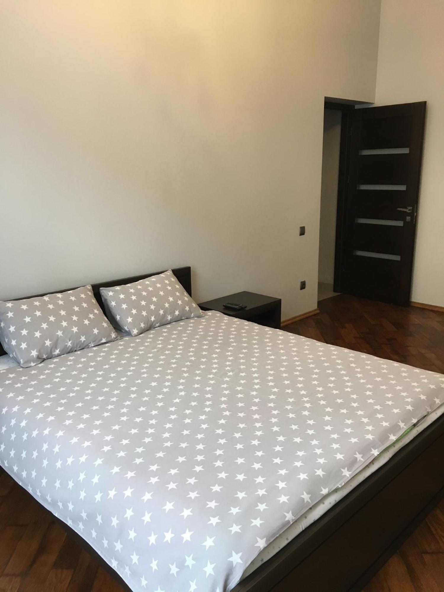 Apartment On Centre リヴィウ エクステリア 写真