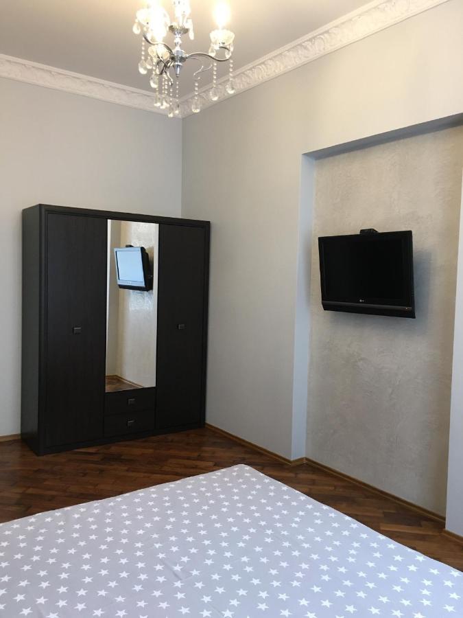 Apartment On Centre リヴィウ エクステリア 写真