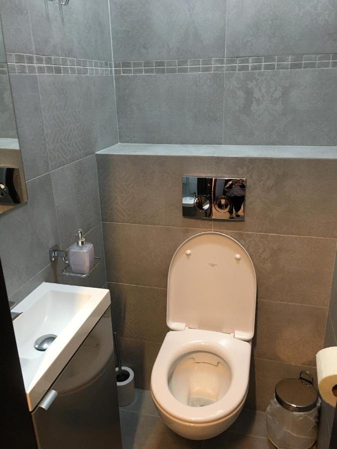 Apartment On Centre リヴィウ エクステリア 写真