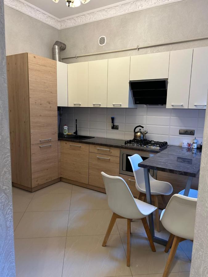 Apartment On Centre リヴィウ エクステリア 写真