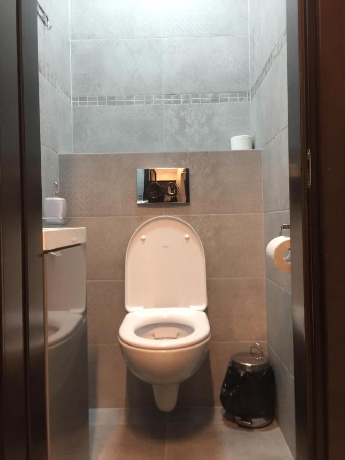 Apartment On Centre リヴィウ エクステリア 写真